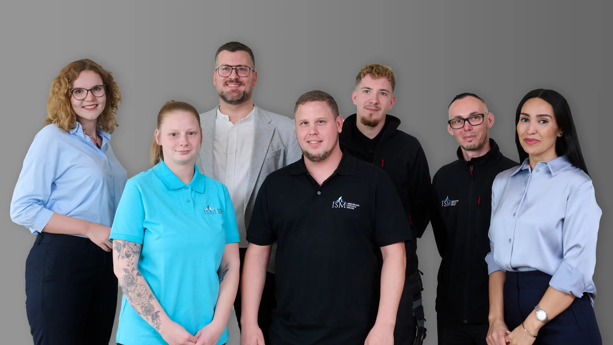 Teammitglieder des Immobilienservice Mauss. Karriere in der gewerblichen Gebäudereinigung, Facility Management, Büroreinigung, Praxisreinigung und Tiefgaragenreinigung. Mitarbeiter gesucht.