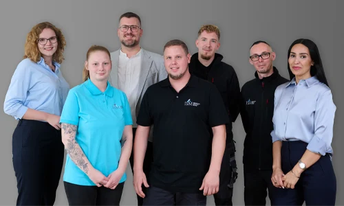 Teammitglieder des Immobilienservice Mauss. Karriere in der gewerblichen Gebäudereinigung, Facility Management, Büroreinigung, Praxisreinigung und Tiefgaragenreinigung. Mitarbeiter gesucht.